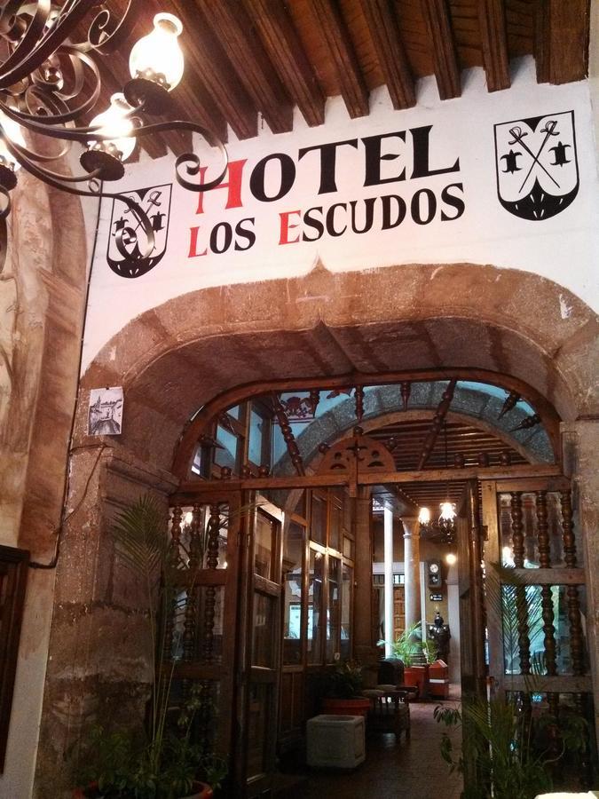 Hotel Los Escudos Patzcuaro Exterior photo